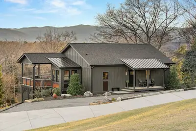 Image de Siga Siga Summit ~ Hot Tub ~ Views ~ Location!