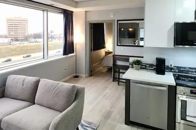 Image de Modern High-Rise Apartment - 3