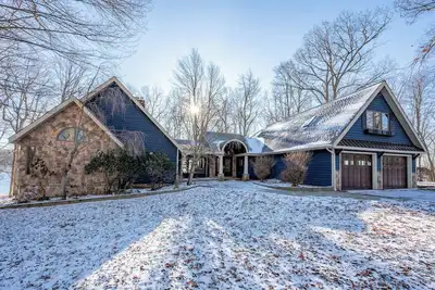 Image de Dog Friendly, Lake Views, Private Dock & Cozy Fire Nights