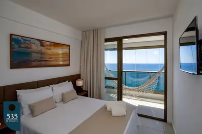 Image de One-Bedroom Apartment 290m from Farol da Barra