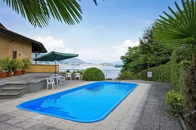 4-room duplex apartment in an idyllic residence with pool