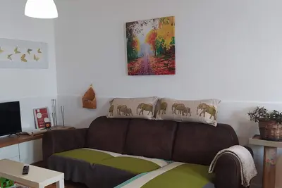 Image de A cozy family home with a private patio. Excellent location, 1 km from the A8.