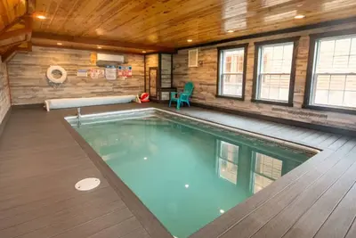 Image de New! The Only TenISee (4-Bedroom Cabin) with Pool and Mountain view