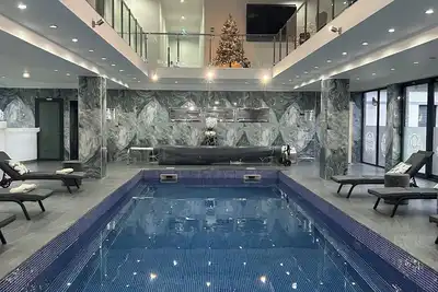 Image de Domaine à Beauvais avec piscine -spa