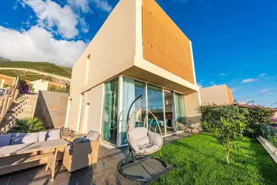 Image de Golden Glow Villa | Green Coast