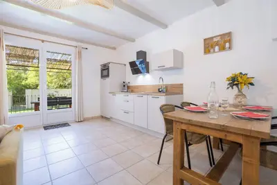 Image de Maison 'Domaine De Meyrol - Gite 2' avec vue sur les montagnes, Wi-Fi et climatisation