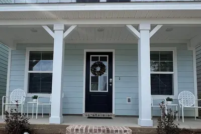 Image de Charming New 3 Br beachfront retreat in Biloxi - your perfect coastal getaway