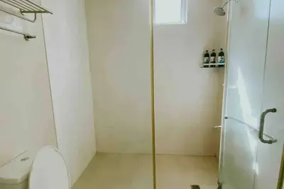 Image de Huge affordable 2 Br 2tb condo in Fort Bonifacio Global City!