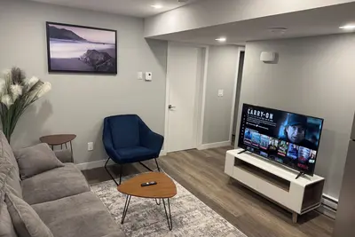 Image de 2-Bedrooms | On site Parking | near Yqr Airport