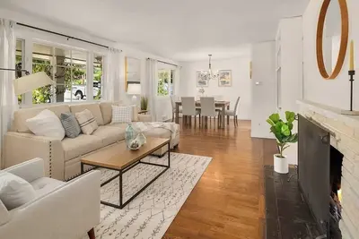 Image de Dt Bellevue Hidden Gem With a View & Ac