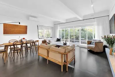 Image de Fawkner Parkside Art House. Two bedroom apartment with spectacular park frontage