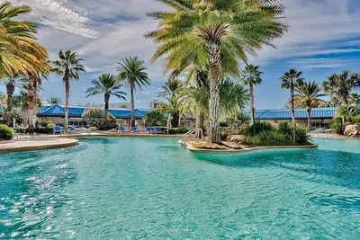 Image de 2 Br King Suite walk/shuttle to Beach, 11, Pools