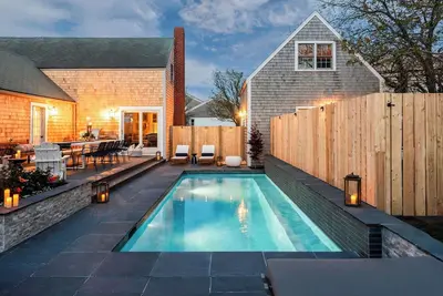 Image de Beautiful Historic Home | Heated Pool & Hot Tub