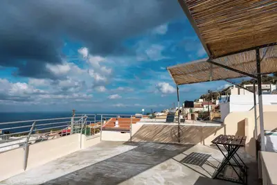 Image de The Lookout in Mirsini - Roof Terrace - Ac - Wifi