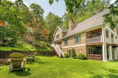 Image de A Lakefront Paradise | Great Views, Dock, Hot Tub