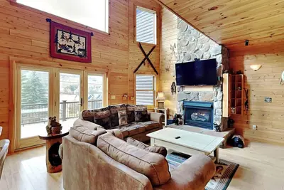 Image de Cedar Shores Villa 10 - Bear Camp | Views, Hot Tub