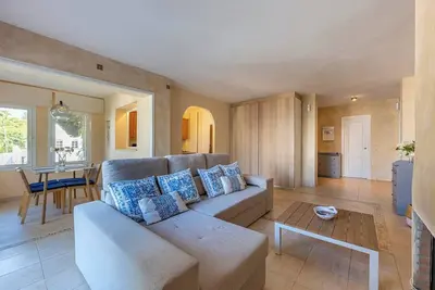 Image de Quiet Apartment Near the Beach, Pool and Garden