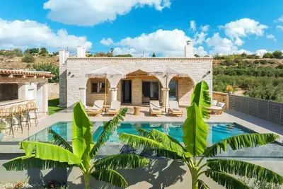 Image de Jacuzzi*Bbq area*Walk to Taverna & Mini Market*Surrounded by Cretan Nature