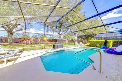 Image de Ref 800. Stunning villa with pool and games room. Free Bbq