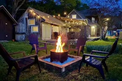 Image de Scenic Rt 4: Hot tub, minutes to everything!