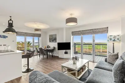 Image de Blue Horizon - Spectacular Coastal Views