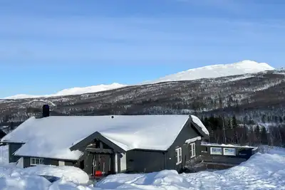 Image de Cozy and modern cabin with fantastic views of Stugusjøen and Sylan
