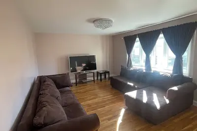 Image de Charming 2-bedroom condo, 10 minutes from Newark airport, with private parking.