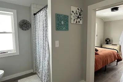 Image de Charming 2-bedroom house with Ac, WiFi in serene Norwalk