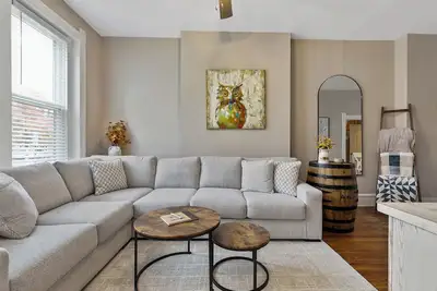 Image de Unique Modern Farmhouse Comfort in the Heart of Richmond Va