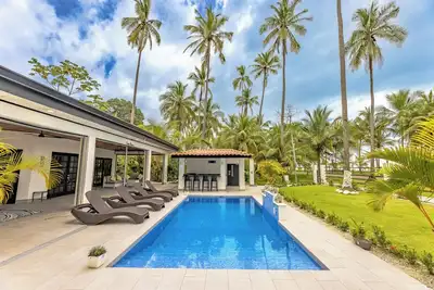 Image de Spectacular Beachfront home with Private Pool - Secluded beach