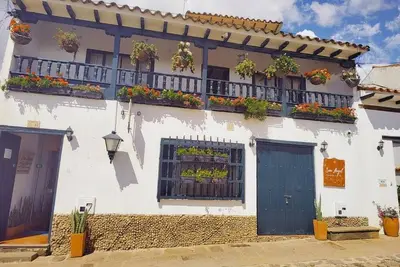 Image de One and a half blocks from the main square! Nice and cozy hotel.