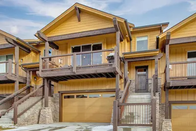 Image de Black Rock Retreat Spacious 4-Bedroom Townhome *New