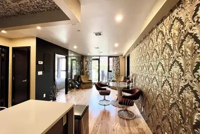 Large Bright & Creative Condo with Patio