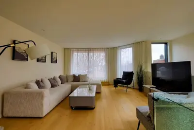 Image de Historic Charm Overlooking Parc Lafontaine!