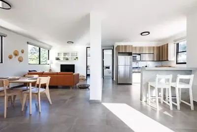 Image de Relax in Style | Central Apt for 4 - Unit 2