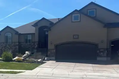 Image de 3 Bedroom 2. 5 bath main level Home with Hot Tub