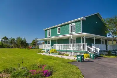 Image de The Sullivan Suite: Located in Gros Morne! 5 Bedroom on 5 Acres! Privacy is key!