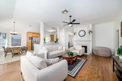 Image de Glamorous 4br Home in West Houston--Prime Location