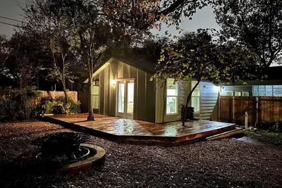 Image de Spacious Central Austin home with full casita. Huge private backyard