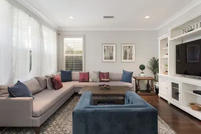 Orchard Hills Retreat｜Pet-Friendly｜M2m Options｜Pool Access & Backyard Fun #7110