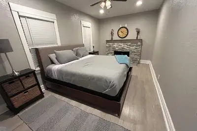 Image de Charming 3-bedroom house in Independence with Ac, WiFi. Close To Stadium