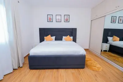 Image de Your Stylish Nairobi Escape Awaits: 2br w/ Balcony
