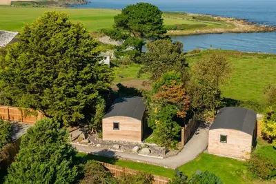 Ivy -  a pod that sleeps 4 guests  in 2 bedrooms