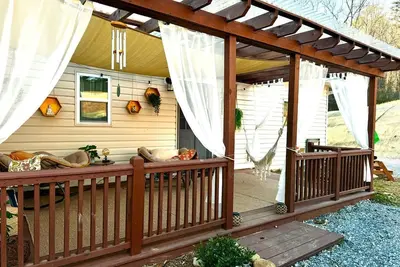 Image de Cozy 3-bedroom house in a cozy & relaxing area, near Asheville. Pet Allowed