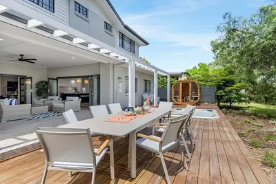 Image de The Mahogany - The Vintage Holiday Houses