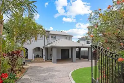 Image de Berkeley Holiday Waterfront Getaway – Family Home + Games