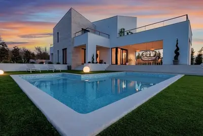 Image de Spectacular villa Casa Lei with swimming pool and jacuzzi