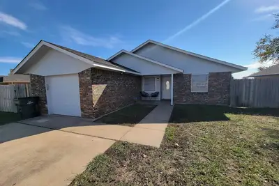 Image de Charming 3-bedroom house with Ac, WiFi King Suite in Lawton/Ft. Sill