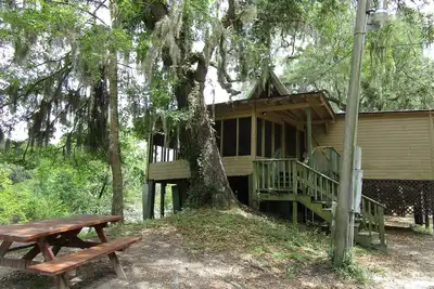 Image de A-frame on the Suwannee River Rendezvous