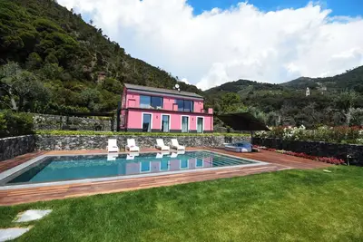 Image de Villa al Cio, oasis with pool and tennis court a stone throw from Cinque Terre